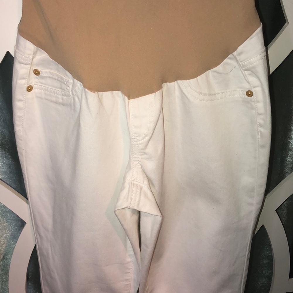 🍼2/$40 LED Cuffed Cropped Jean - Picture 2 of 7